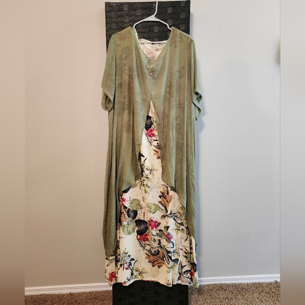 NWOT Floral Green Short Sleeve Women's Dress 4XL